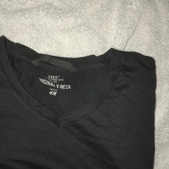 H&M grey v neck tee - Picture 1 of 1