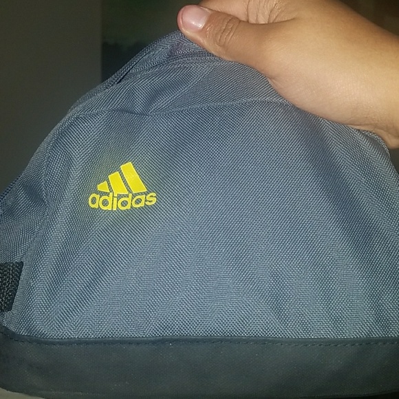 Adidas pouch - Picture 2 of 2