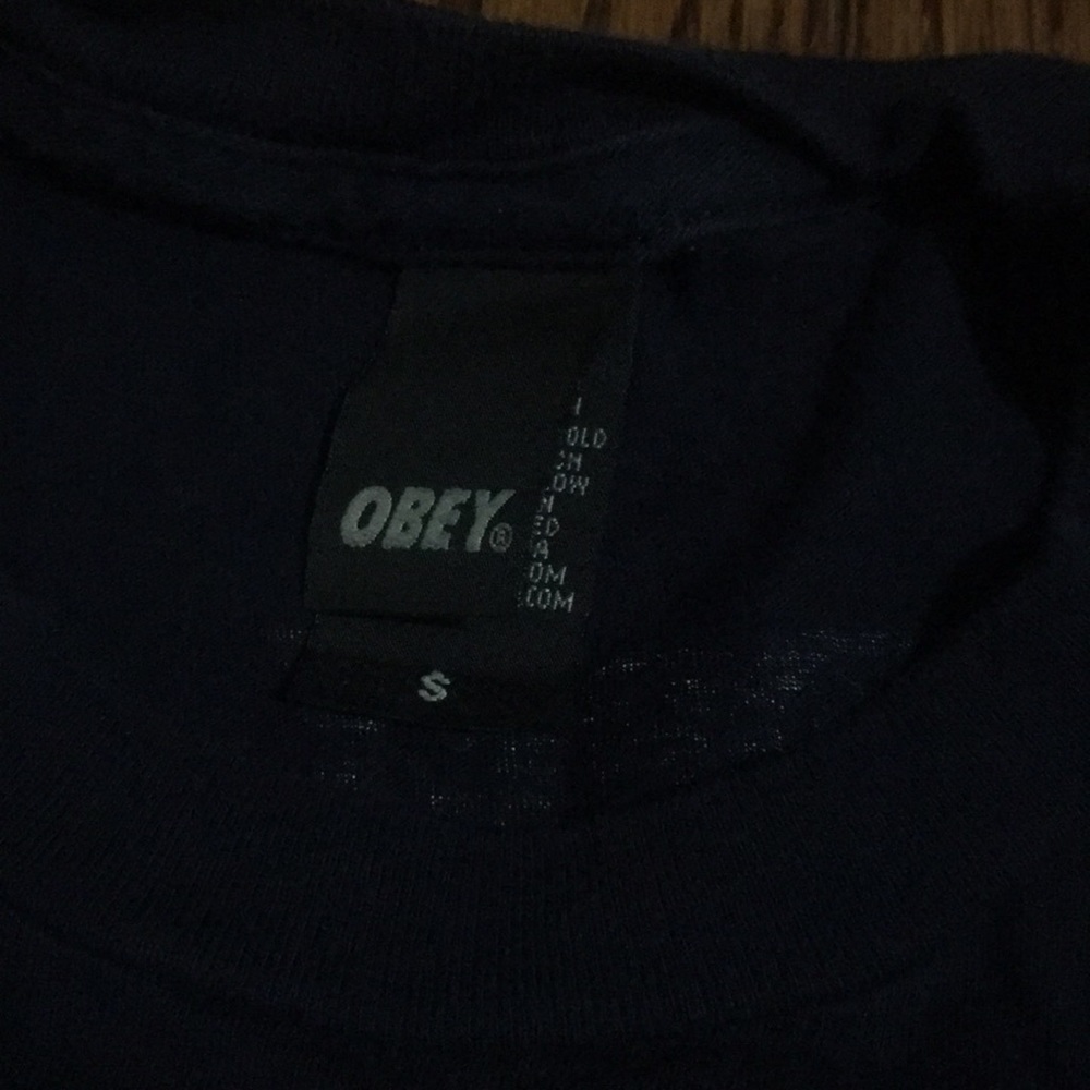 T size small - Picture 2 of 2