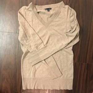 Light weight v-neck sweater