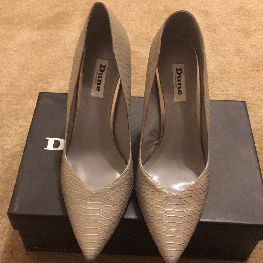 Sexy high heels. 👠