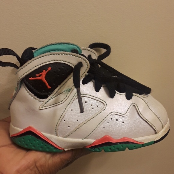 Toddler Jordan's (girls ) - Picture 1 of 4