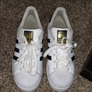 Adidas superstars