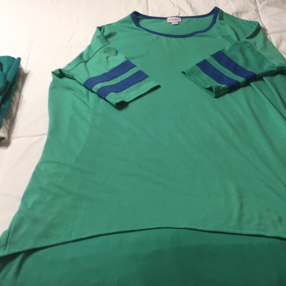 LuLa Roe top