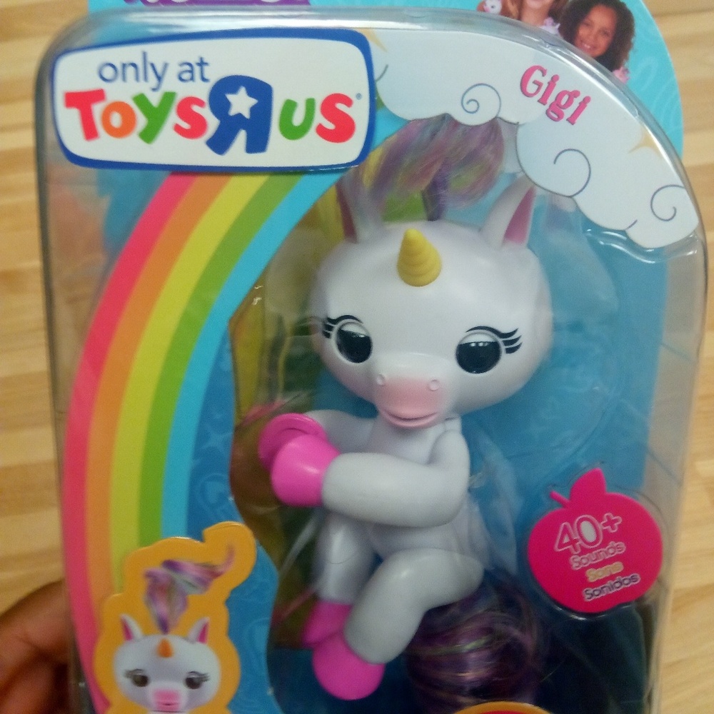 Authentic Unicorn a Fingerlings.