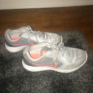 Nike grey gym shoe size 7