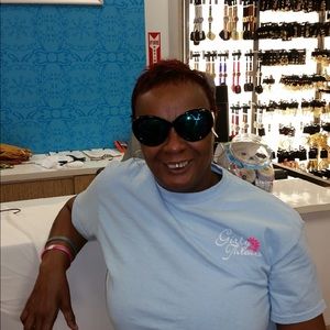 Meet your Posher, Cynthia