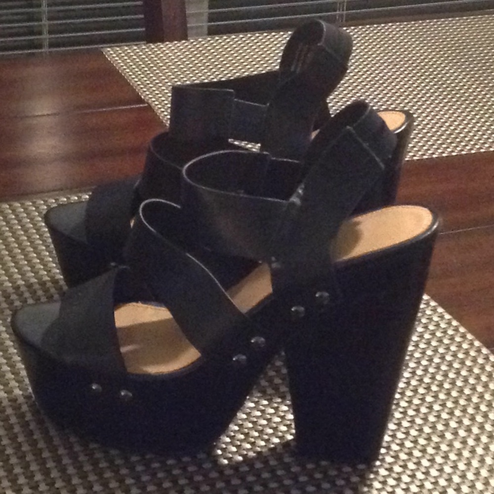 Platform shoes