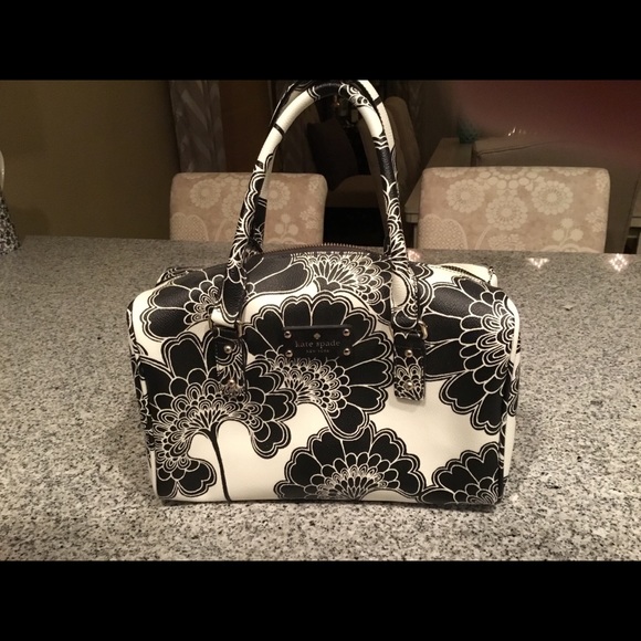 kate spade Handbags - Kate Spade Japanese Blossom handbag