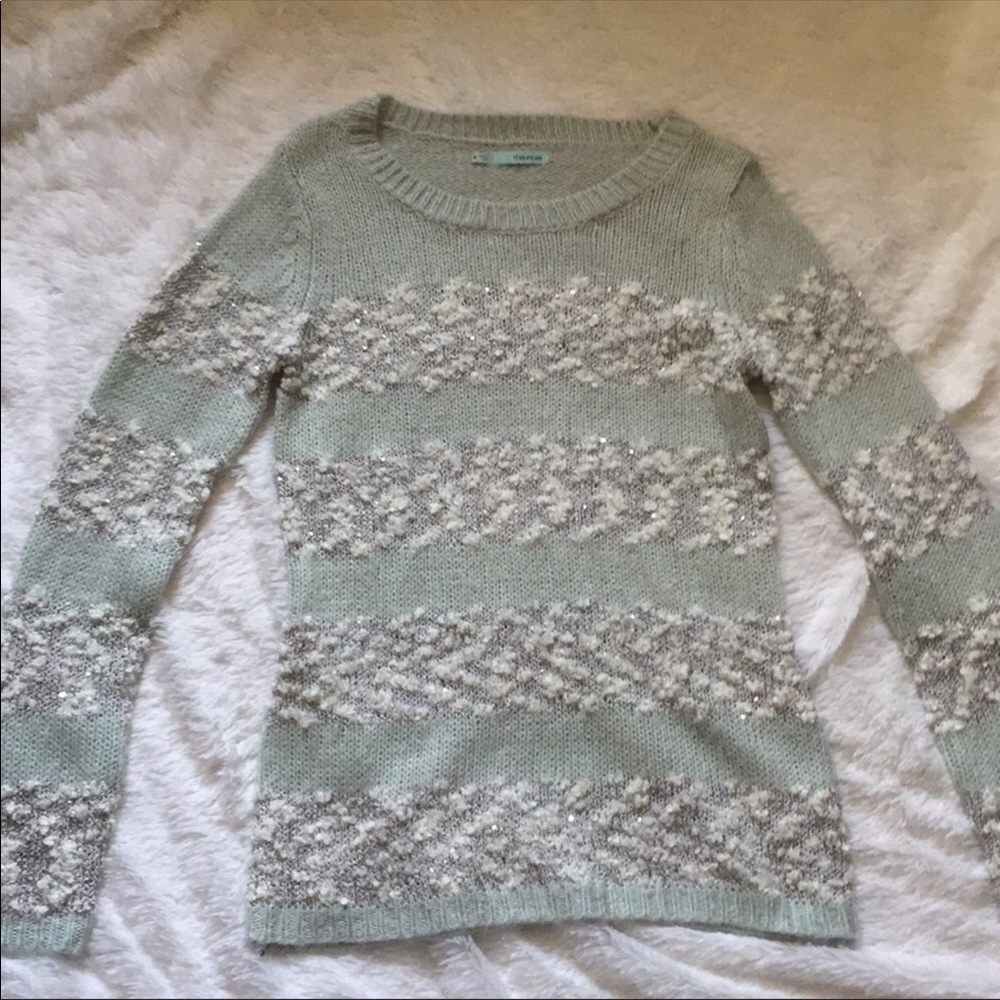Beautiful crew neck sweater