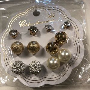 6 Pair of Dazzling Earrings👑