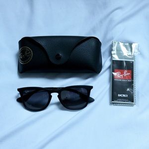 Ray-Ban RB4221