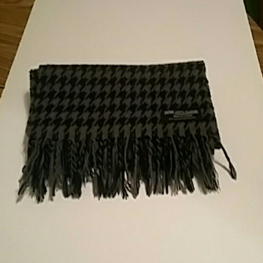 Scarf - Picture 2 of 4