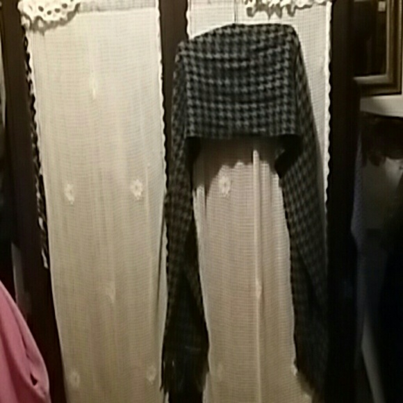 Scarf - Picture 4 of 4