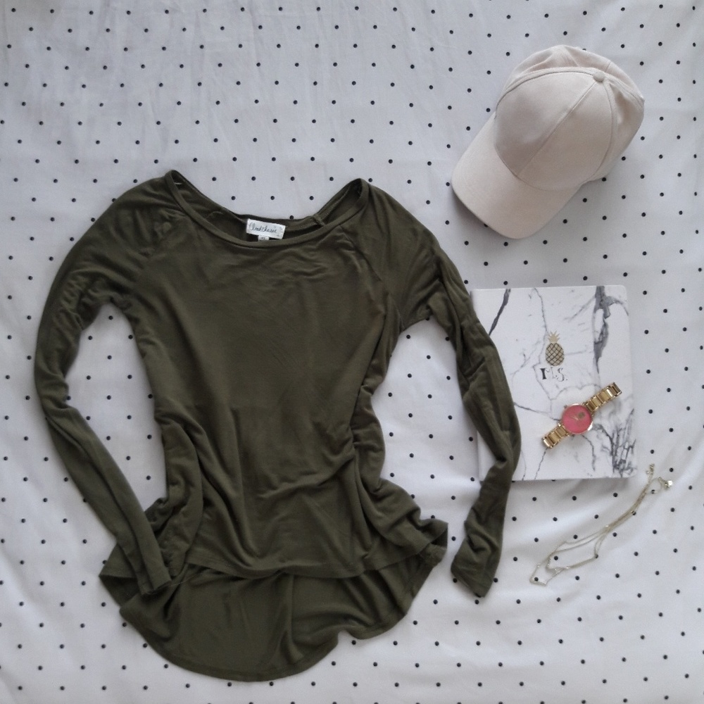 👳‍♀️Soft Army green long sleeved blouse👽