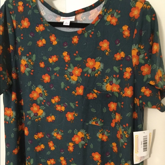 Carly. SOFT Legging material! 92/8. LuLaRoeUEC love legging material! 😍 NO TAGS - Picture 3 of 8