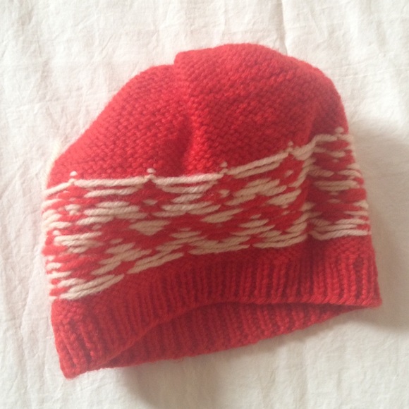 Vintage hand-knit beanie pom pom hat red cream - Picture 2 of 4