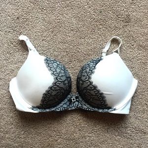 Victoria's Secret Miraculous Plunge Bra