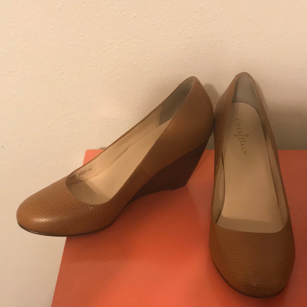 Cole Haan wood wedges size 5 ✨💖