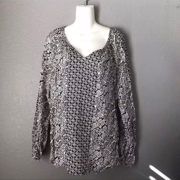 Black and White Faded Glory Blouse - Picture 1 of 5