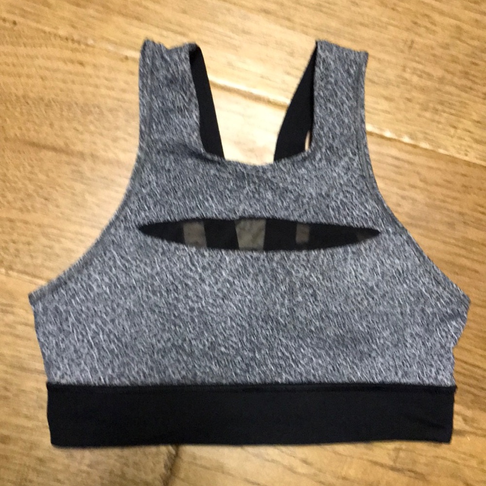Lululemon sports bra size xs