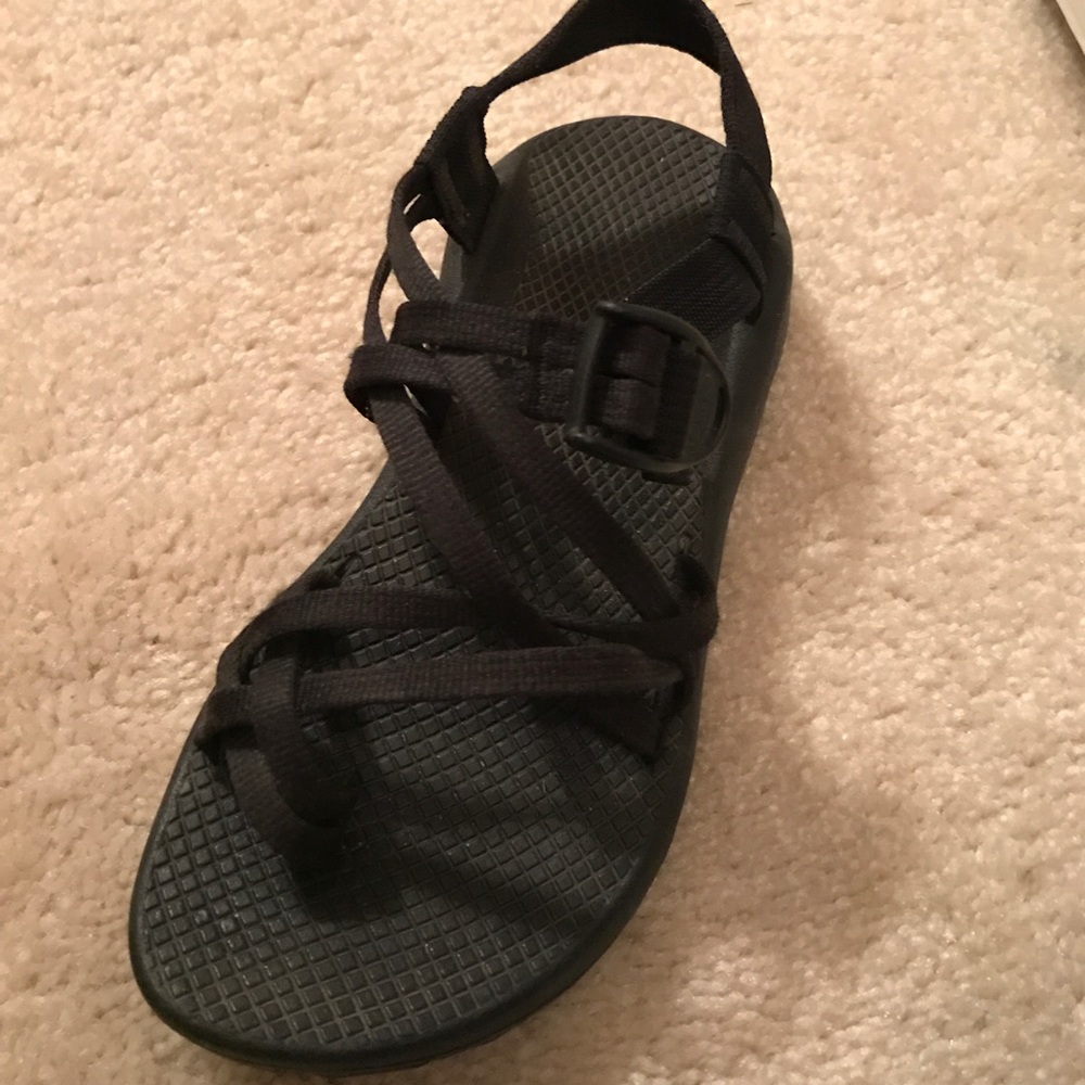 CHACOS ! Black chacos !
