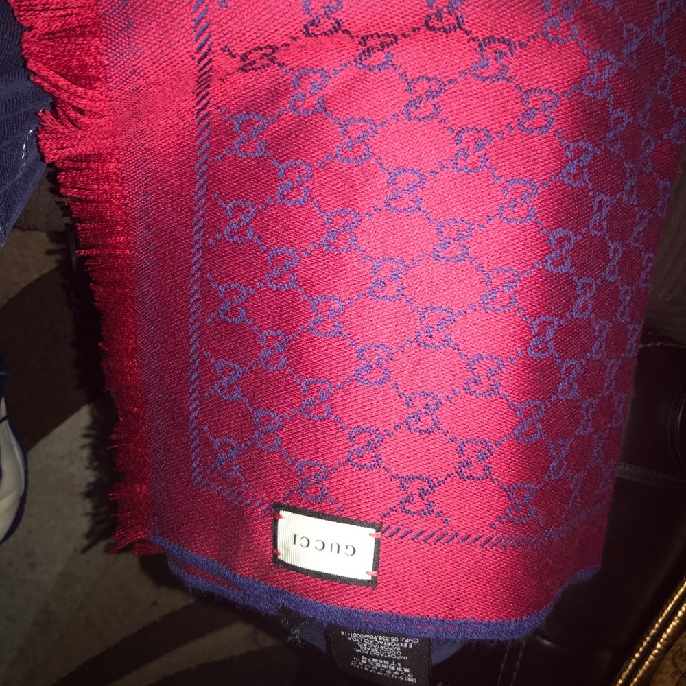 Gucci scarf