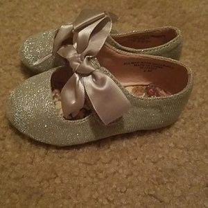 Sarah Jayne Silver Baby Shoes size 2M