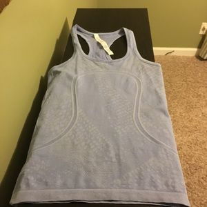 Lululemon 4 lilac run swiftly tank