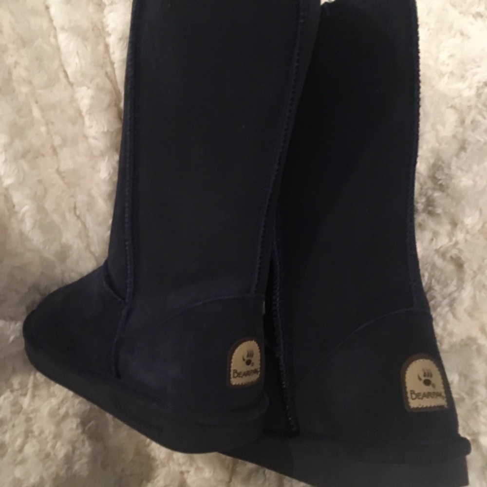 *SOLD*NWT Navy Bearpaw Boots - Picture 5 of 7