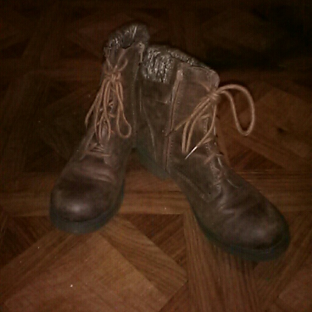 Heavy duty winter boots