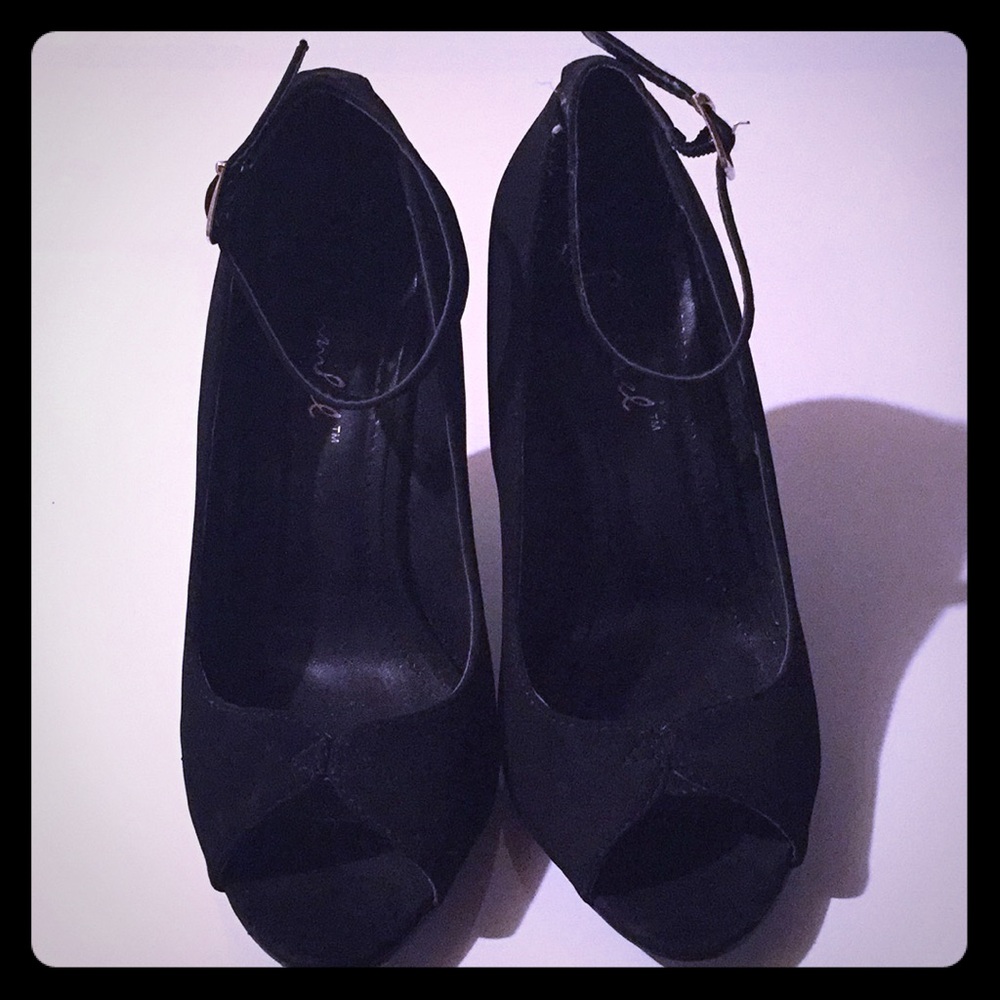 Size 6.5 Black Wedge Open Toe Heels