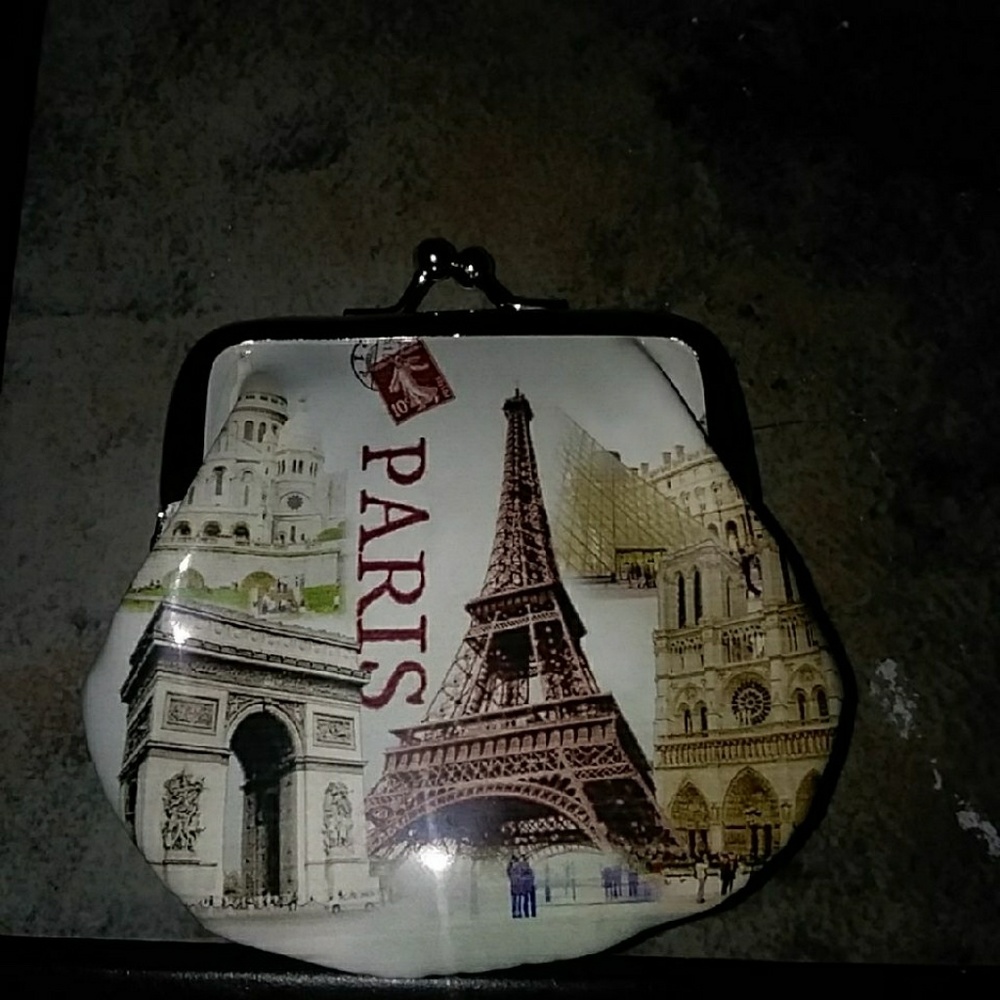 Change purse from france brand new