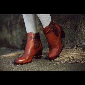 Dolce Vita Jamala Boots 6.5 - MUST GO!