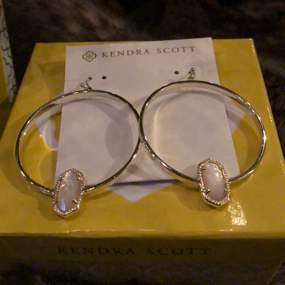 Gold Kendra Scott Elora earrings
