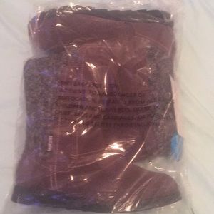 NWT MUK LUK boots Water resistant, warm