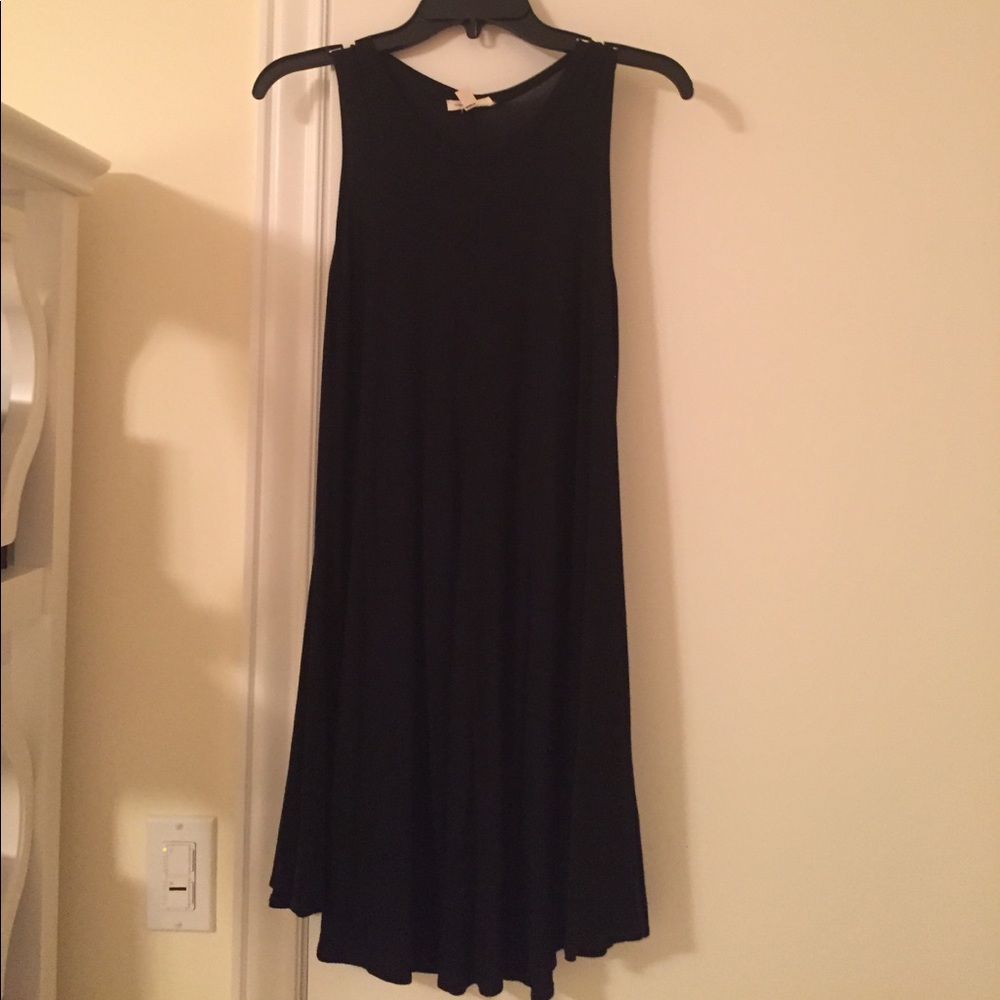 Comfy cute black dress!