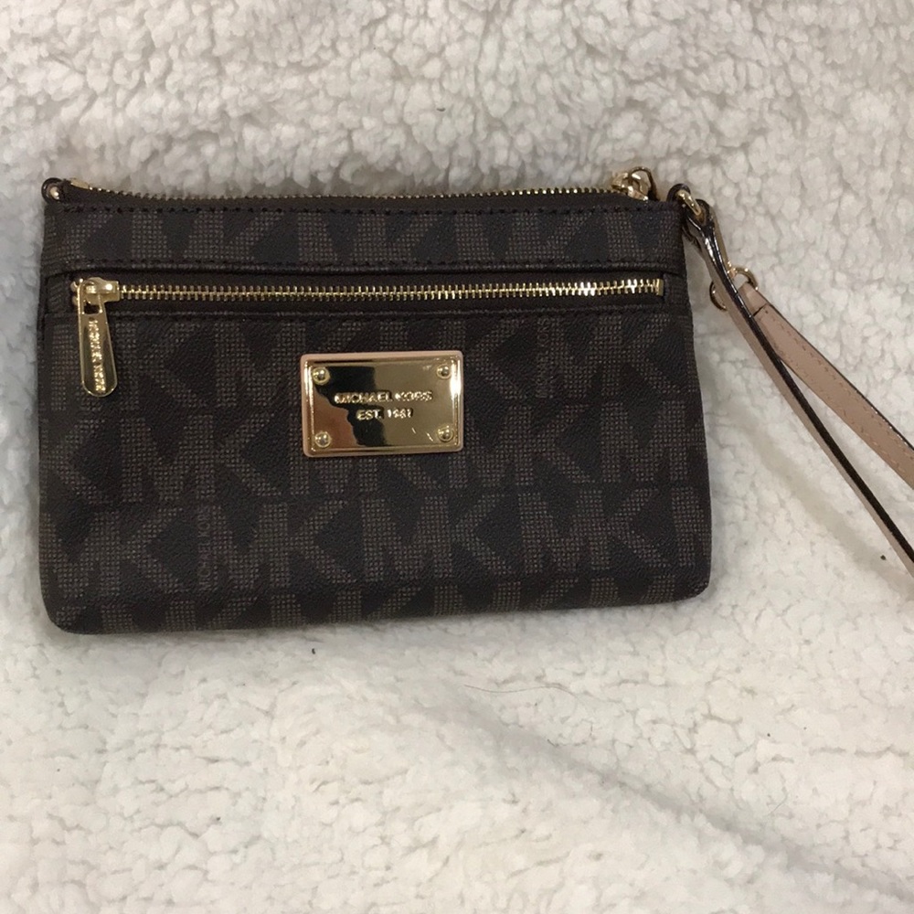 Michael Kors wristlet