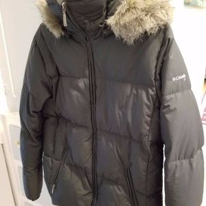 Black Columbia Down Bomber puffer jacket fur hood
