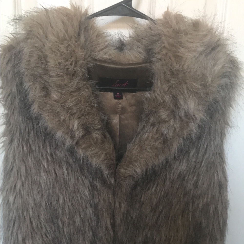 Jack by BB Dakota Faux Fur Vest - M