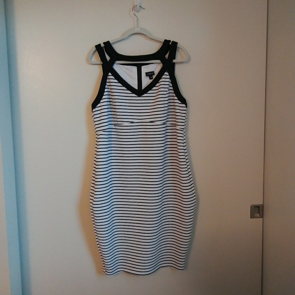 Striped textured bodycon dress