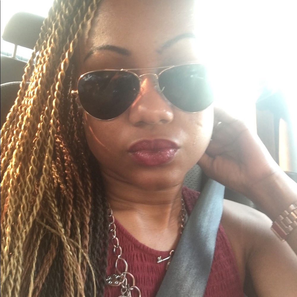 Meet your Posher, LaTanya