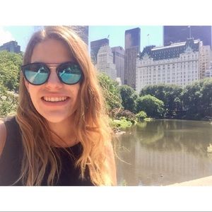 Meet your Posher, Carolyn