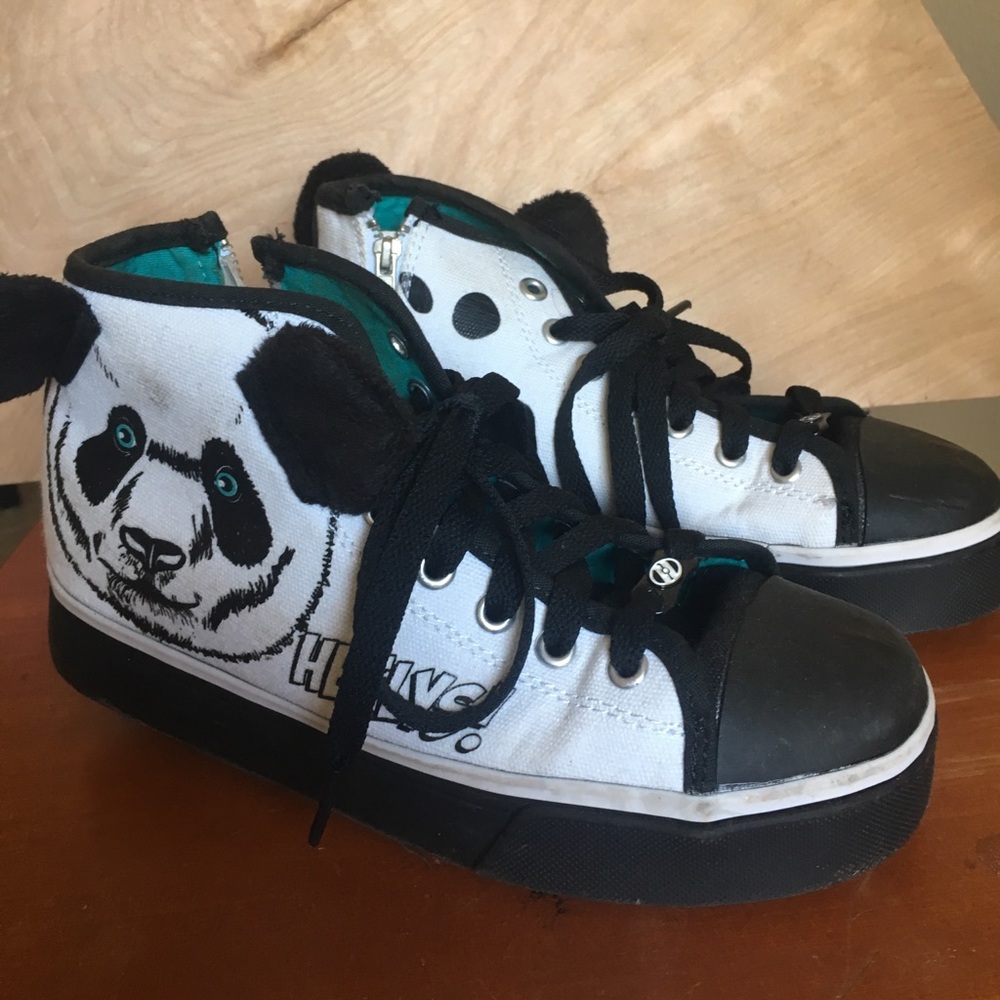 Heelys, panda.