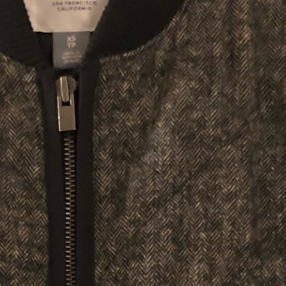 super cute herring bone vest never worn!! - Picture 3 of 3