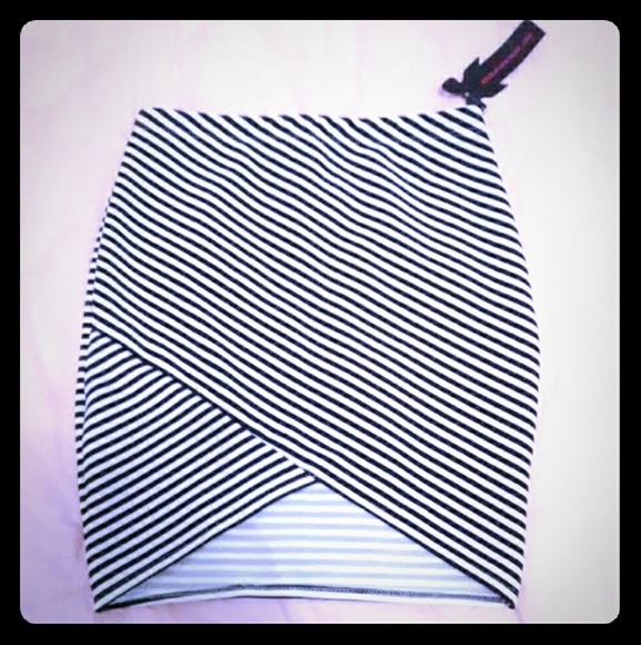 SOLD Bodycon Skirt 26" - Picture 3 of 5