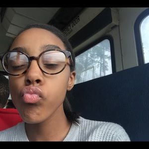 Meet your Posher, Bella