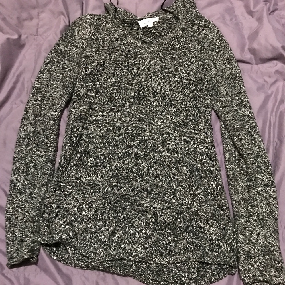 Cute light wear gray sweater