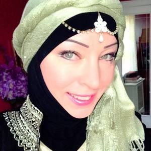 Meet your Posher, Zozo