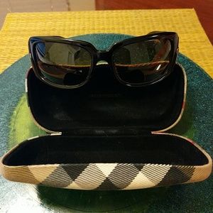 Burberry tortoise shell sunglasses